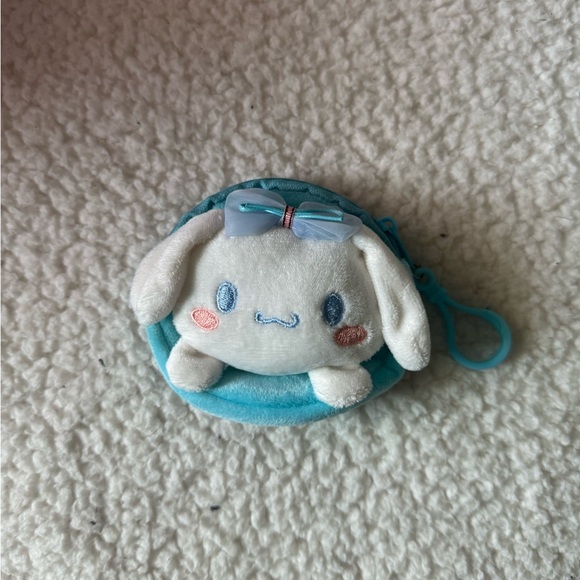 Hello Kitty Handbags - Brand new cinnamoroll coin purse keychain